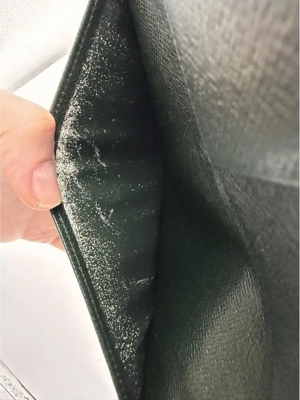 LOUIS VUITTON Porte Valeurs Carte Credit Long Wallet Taiga Leather Dark Green